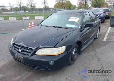 2002 Honda Accord 2.3 Ex/2.3 Se из США, поврежденный, VIN 1HGCG66812A084949